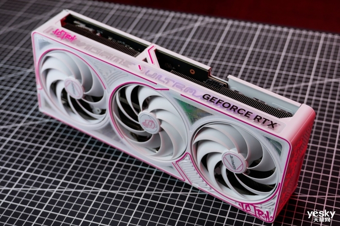 既能2K通吃 又可4K畅玩 iGame GeForce RTX 5070 Ti Ultra W OC评测