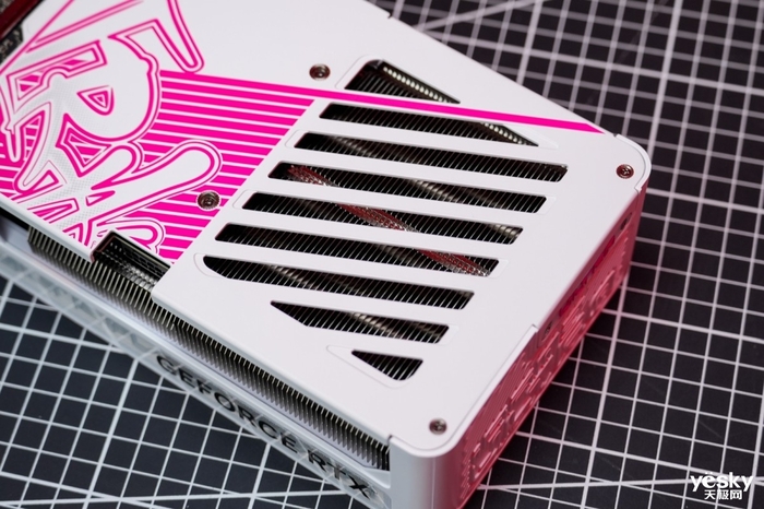 既能2K通吃 又可4K畅玩 iGame GeForce RTX 5070 Ti Ultra W OC评测