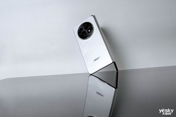 天穹架构登陆折叠机,OPPO Find N5挑战折叠屏轻薄新极限