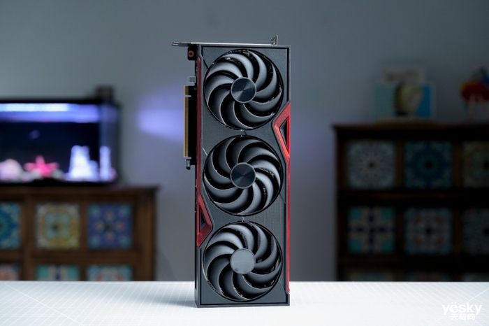 为2K游戏带来可靠性能 七彩虹战斧GeForce RTX 5070 豪华版 12GB评测